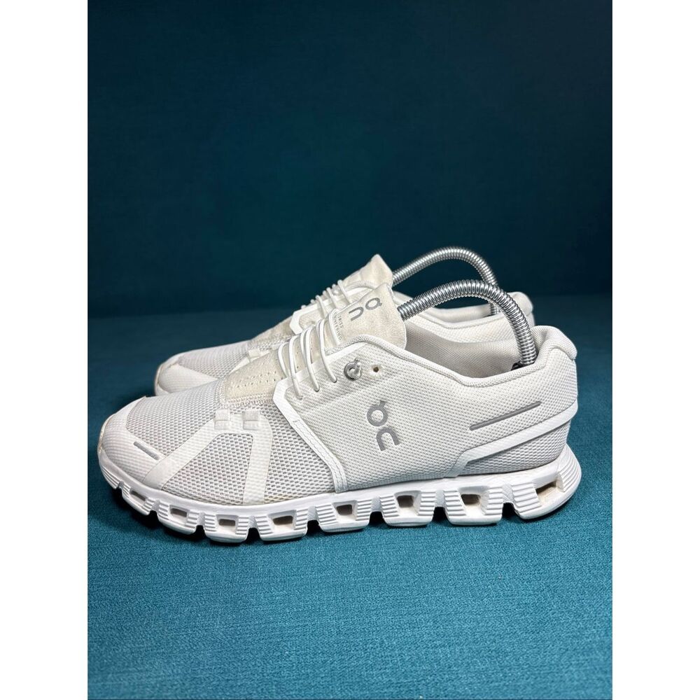 On Running Cloud 5 Push All White Running Shoes Women’s Size 9.5 Swiss Engineeri